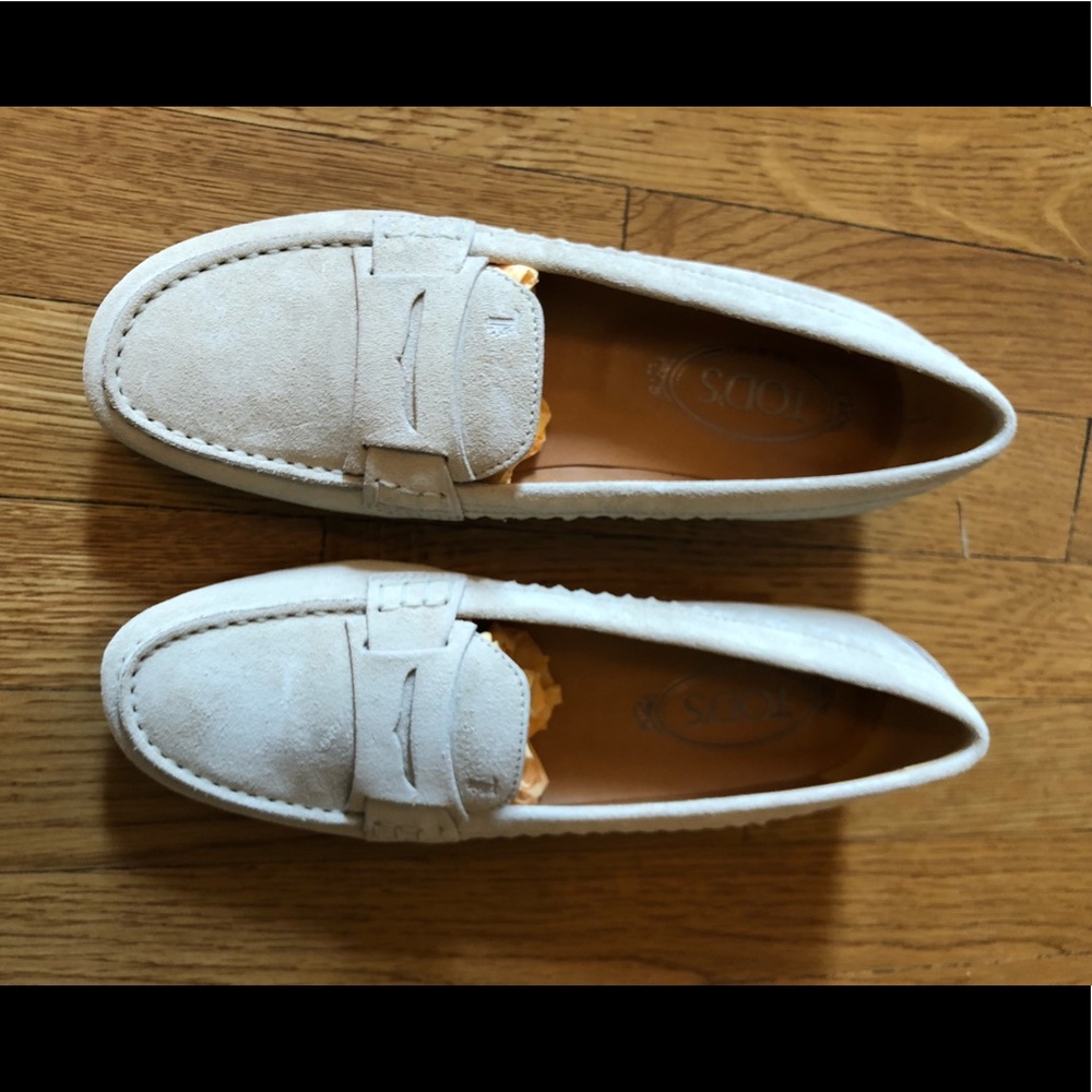 NIP Tod’s Beige Suede Loafers - size 8 B